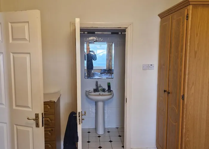 2 Bedrooms, Centre Galway
